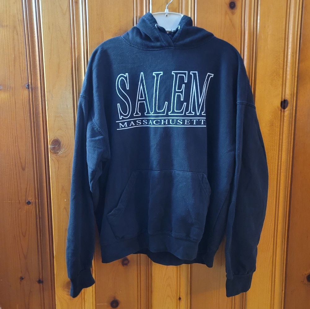 WOMEN'S SALEM MASSACHUSETTS HOODIE